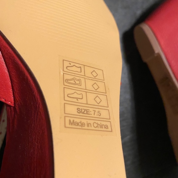 NWOT BAIT red sandals - 7.5 - Picture 7 of 7